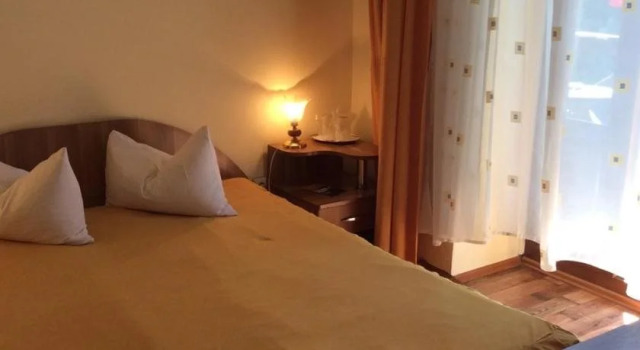 Vila Royal, Rezerwuj Hotel Hotele w Carpathians - Romania z parkingiem, Parking