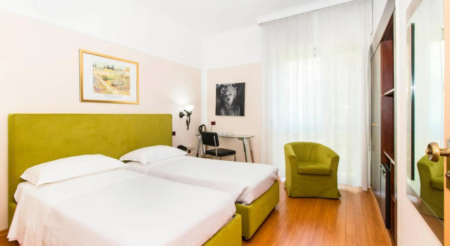 Hotel Royal Torino Centro Congressi, Prenota Hotel Torino Piemonte, vicino a Stazione metro Racconigi