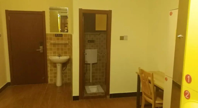 Кровать в общем номере (мужской номер) Shangri_La Lamtin Youth Hostel