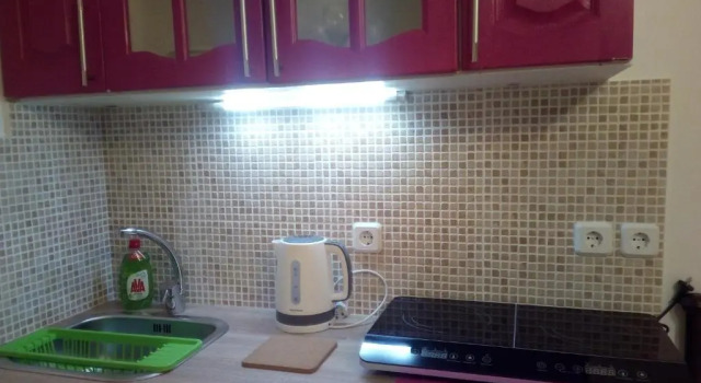 New studio next to metro for 2 people
