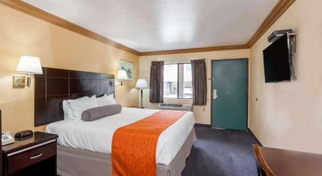 Двухместный номер Standard Howard Johnson by Wyndham Norco