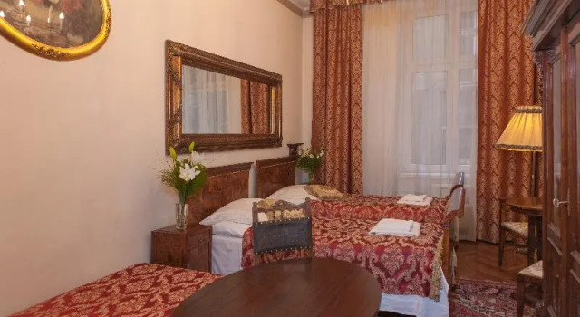 Апартаменты с балконом Metropolitan Apartments