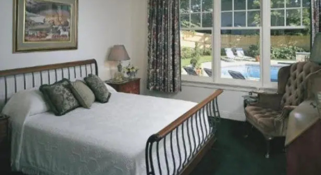 Двухместный номер Standard с видом на бассейн The Winstead Inn