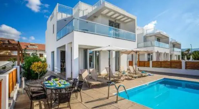 Villa White Daisy