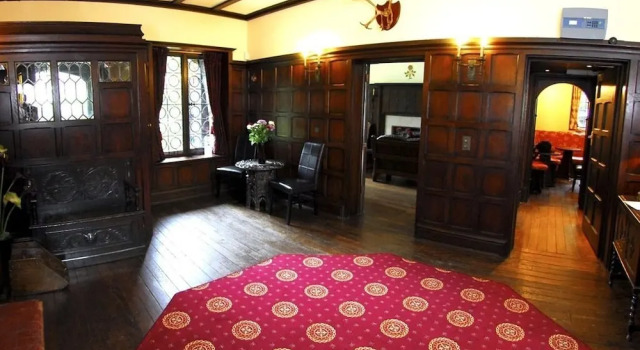 Tudor Cottage Lodge
