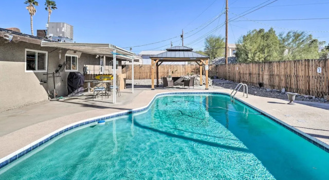 Коттедж 5 Mi to Marina: Lake Havasu City Home w/ Pool