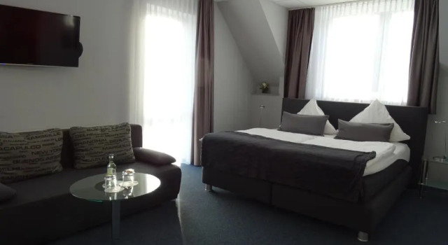 Номер Comfort Komm In Hotel