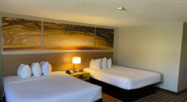 Days Inn by Wyndham Fayetteville-South/I-95 Exit 49, Забронировать Отель Фаеттевилле Северная Каролина