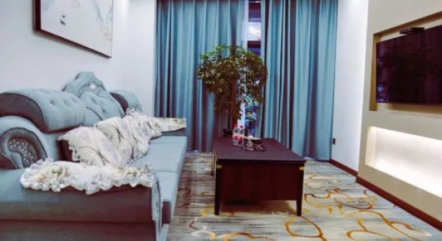 Linshui Zexin Business Hotel, Buchen Sie Hotel Linshui Sichuan