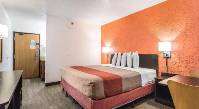 Номер Standard Motel 6-Elk Grove Village, IL