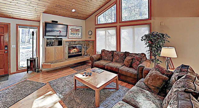 New Listing! All-season Haven - Hot Tub, Ping-pong 3 Bedroom Home, Prenota Casa vacanze Sunriver 