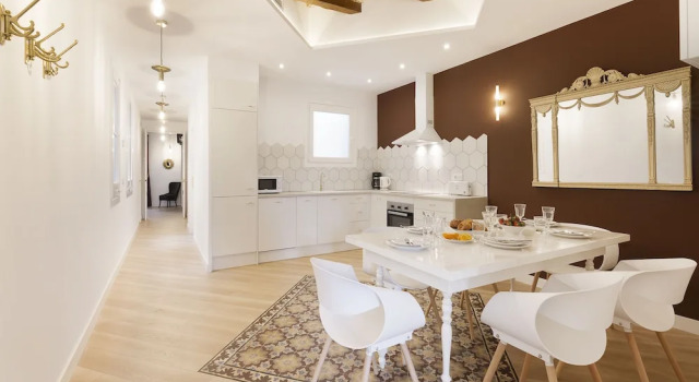 Апартаменты с 3 комнатами с балконом и с видом на город Habitat Apartments Grace