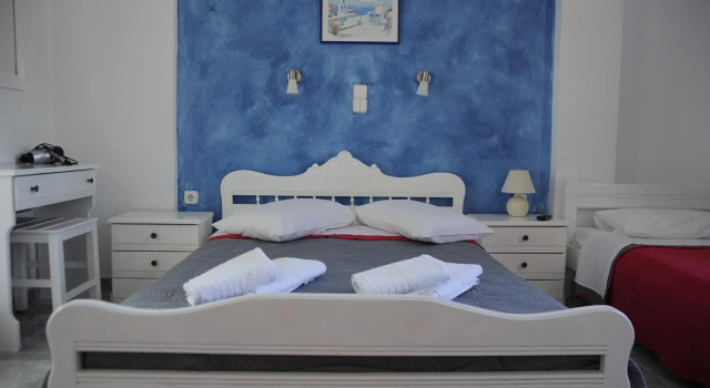 Трёхместный номер Standard с видом на бассейн Villa Michalis