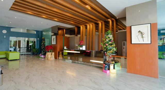 The Crew Hotel Kualanamu International Airport, Забронировать Отель Батанг Куис Индонезия