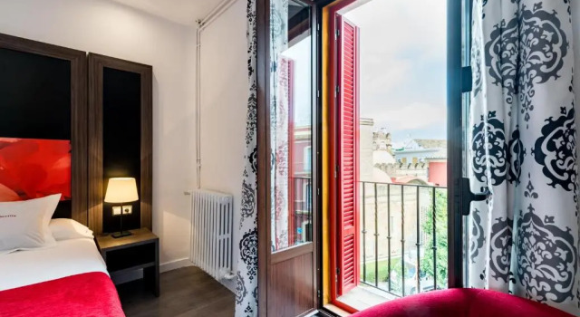 Двухместный номер Standard с балконом Hotel Sevilla