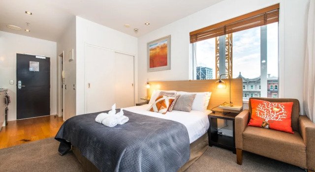 JHT - Studio, Britomart, TV, Balcony
