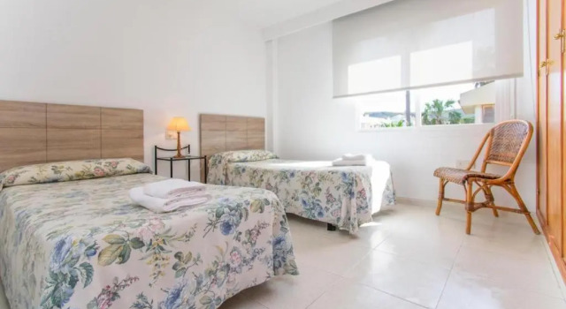 Isabela 2a 3 habitaciones con ático, Book Hotel Pollença Majorca