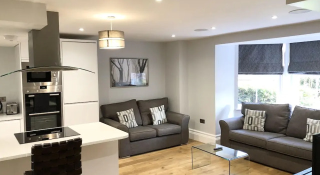 Hanover House Apartments, Забронировать Апартаменты/квартира Отели Лидса с парковкой, рядом с Кинотеатр Hyde Park Picture House, Парковка
