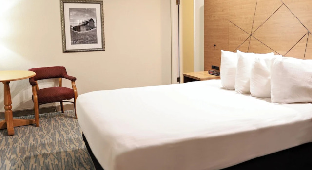 Апартаменты RiverTree Inn & Suites