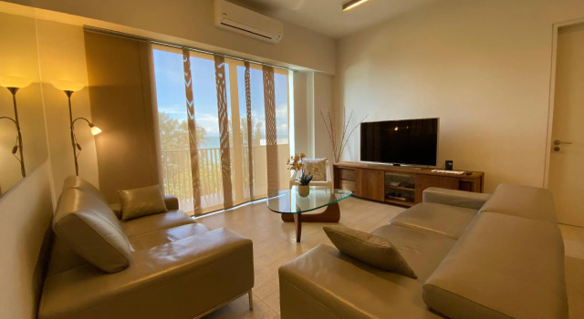 Семейный люкс с видом на море By The Sea@ Cozy Beachfront Home