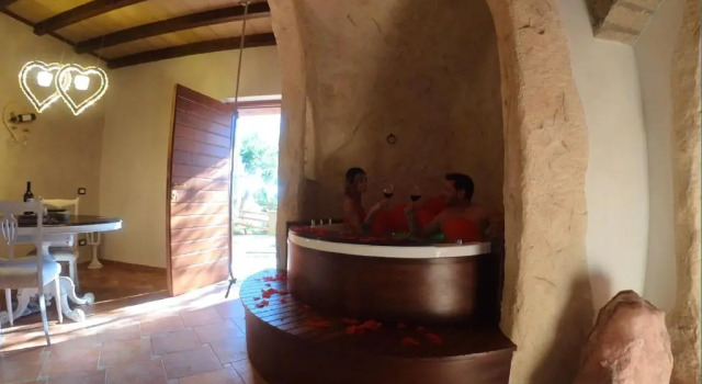Люкс Deluxe Il Giardino dei Flintstones B&B