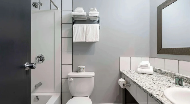 Двухместный номер Standard с видом на внутренний двор Stoke Hotel SureStay Collection by Best Western