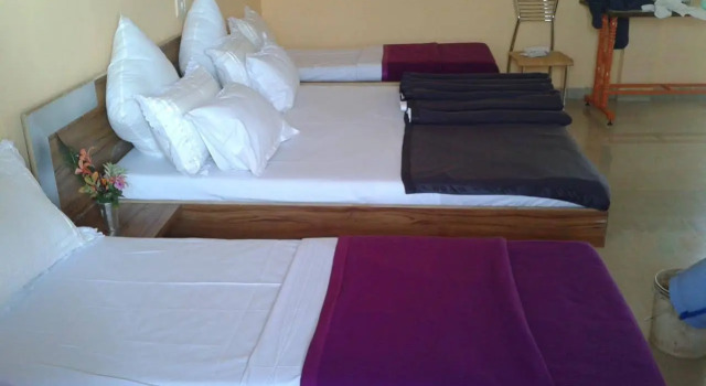 Hotel Padmapani Park, Buchen Sie Hotel Phardapur Maharashtra