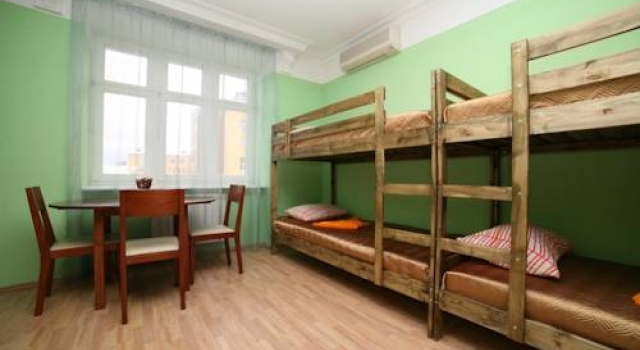 Holiday Hostel on Pushkina, Забронировать Хостел Отели Городского округа Екатеринбурга - Северный управленческий округ с парковкой, Парковка