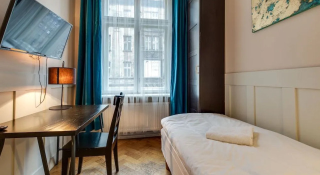 Hostel Sentral, Забронировать Хостел Отели Катовице с парковкой, рядом с Силезский университет, Парковка