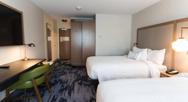 Четырёхместный номер Standard с видом на реку Fairfield Inn & Suites by Marriott Northfield