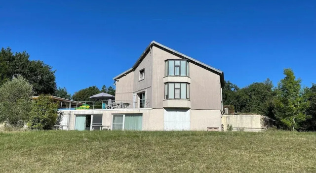 Коттедж Holiday Home in Dordogne with Pool & Bubble Bath