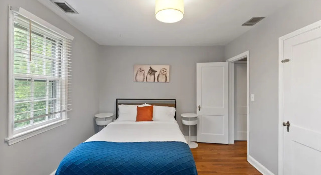 Stately 5BR Historic Retreat  CozySuites, Забронировать Дом для отпуска Александрия Washington DC Metropolitan area, рядом с Old Presbyterian Meeting House