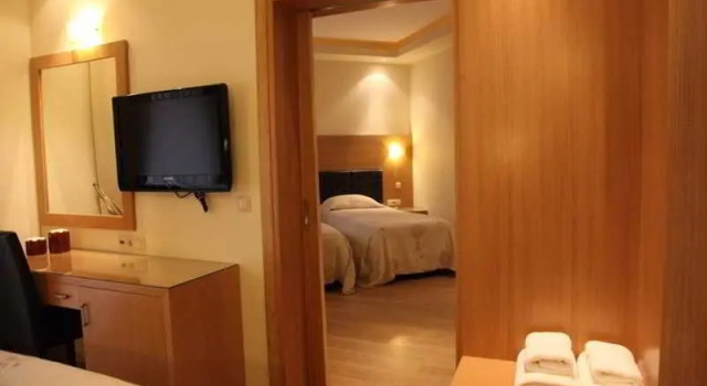 Трёхместный номер Standard с балконом и с красивым видом из окна Pantelidis Hotel & Spa