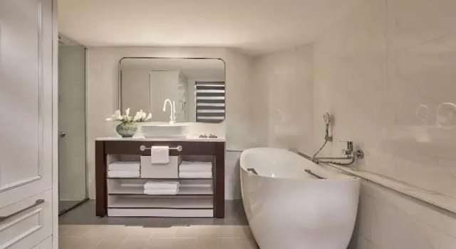 Люкс с 2 комнатами NIA Hotel