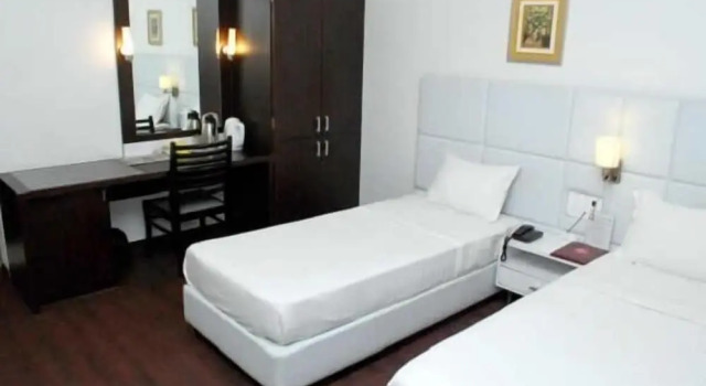 Номер Executive The Manor Hotel