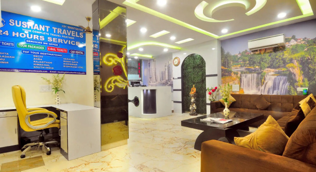 Hotel Karlo Kastle 5 min walk From New Delhi Railway Station