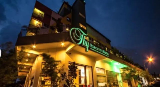 Трёхместный семейный люкс Thy Executive Hotel