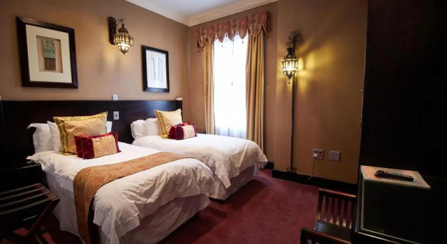 Люкс Tayfin Royale Hotel & Conference Centre