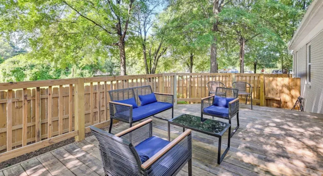 Коттедж Charlotte Gem w/ Deck & Community Amenities
