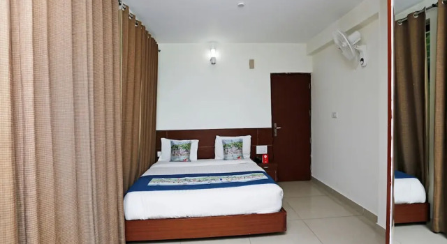 OYO 8767 Hotel Landmark