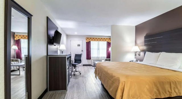Vierer Suite Quality Inn & Suites Canton