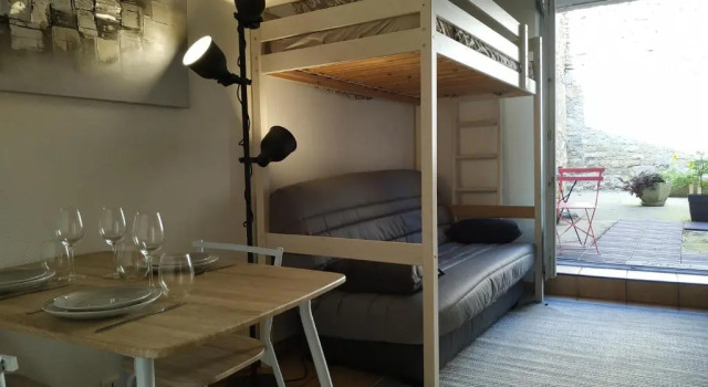 Studio au centre-ville de Dole, Rezervasyon Daire Dole 