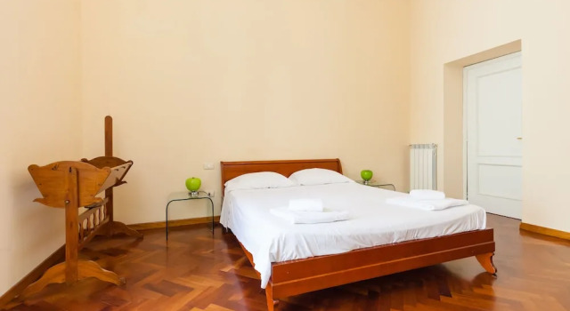 Residenza Duomo 314, Забронировать Отель «постель и завтрак» Отели Неаполя 3 звезды, рядом с Кафедральный собор Неаполя, 3*