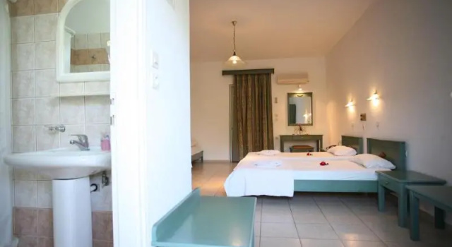 Номер Standard с балконом Elpis Studio Apartments