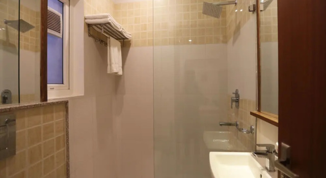 FabHotel Zineb, Забронировать Отель Нойда штат Уттар-Прадеш