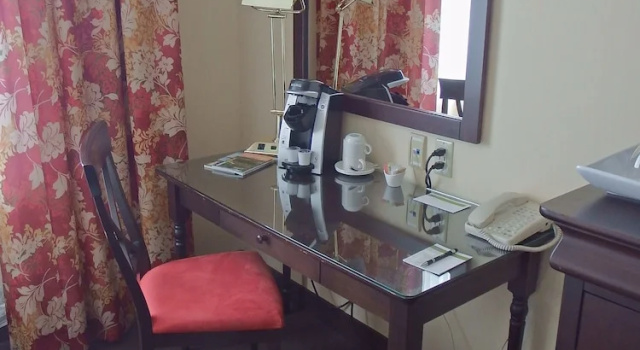 Четырёхместный номер Classic Hotel Vallea Bromont, Tapestry Collection by Hilton