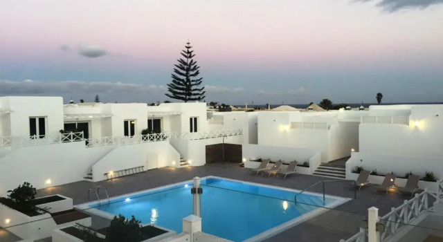 Апартаменты Flower beach suites 17