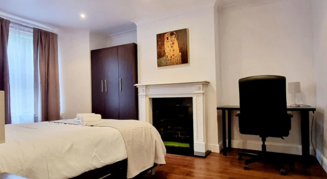 Garden Flat of a Charming Victorian Property in Central London With Aircon and Family-friendly