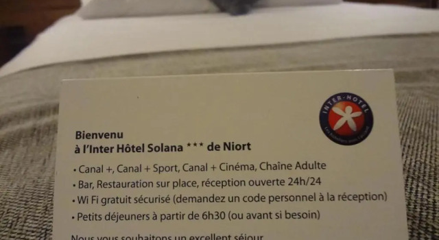 Четырёхместный номер Comfort Contact Hôtel Solana, Niort MendesFrance