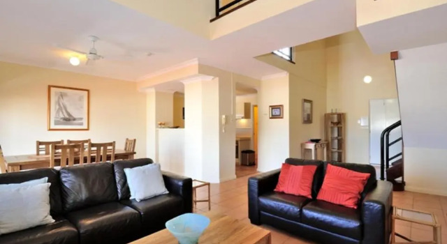 Ocean Sunsets - 2 bedroom converted warehouse apartment, Reserva ahora Apartamento Hoteles en Perth con aparcamiento, Aparcamiento